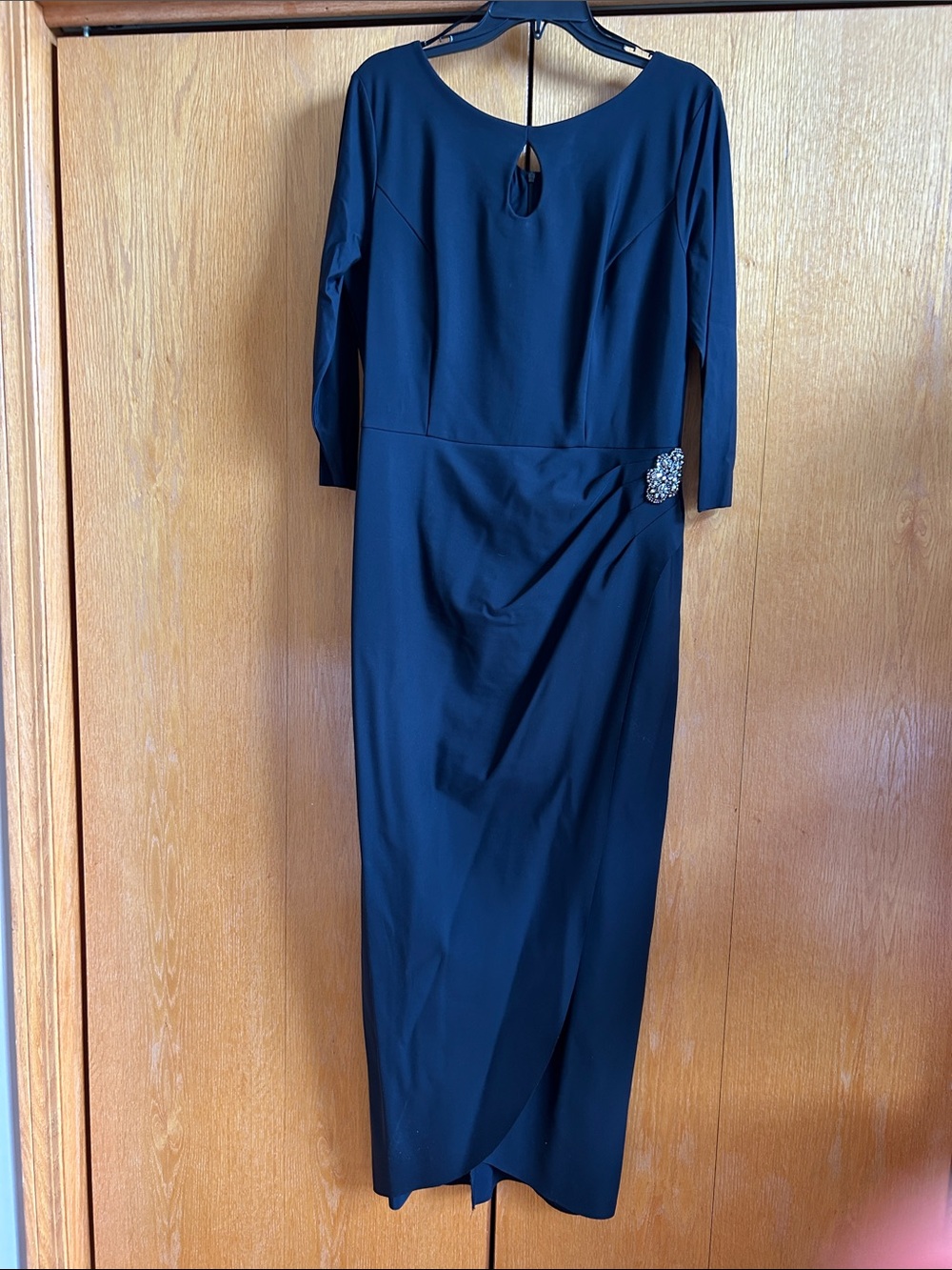 Elegant Black Three Quarter Sleeve Evening Dress